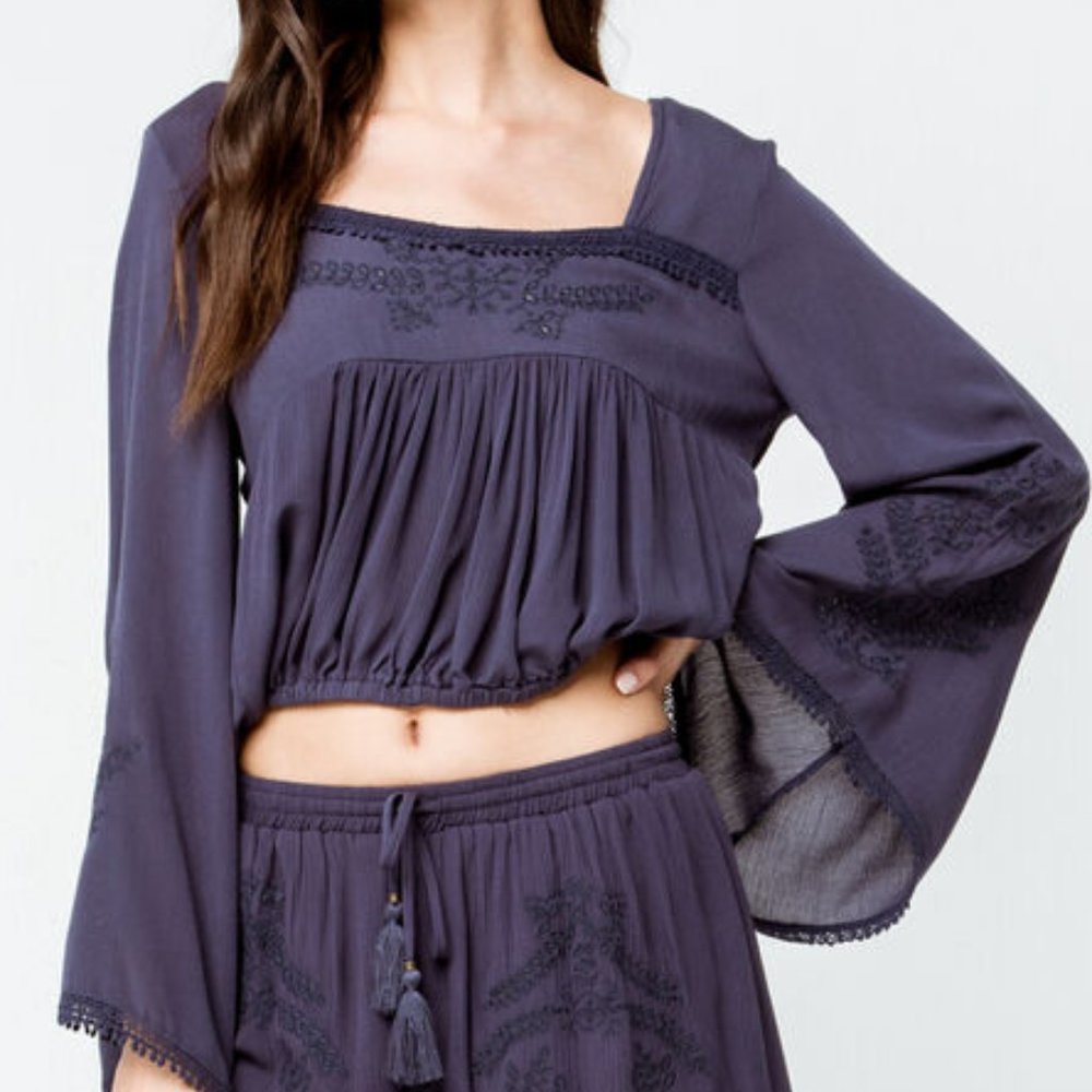 Coco + Jaimeson Navy Bell Sleeve Crop Top XL